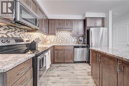 20 Meadowridge Street, Kitchener, ON - Indoor Photo Showing Kitchen With Stainless Steel Kitchen With Upgraded Kitchen