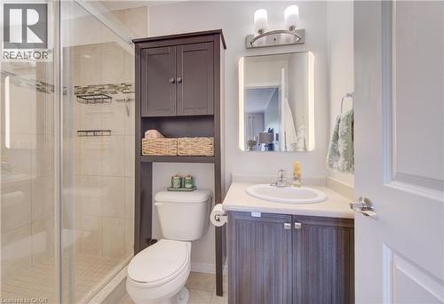 20 Meadowridge Street, Kitchener, ON - Indoor Photo Showing Bathroom
