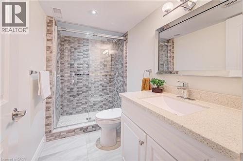 20 Meadowridge Street, Kitchener, ON - Indoor Photo Showing Bathroom