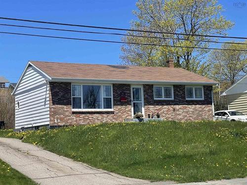 91 Meech Avenue  North Sydney, NS B2A 1R9
