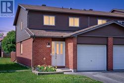 37 - 3315 HOGARTH AVENUE Ottawa, ON K1T 1S6