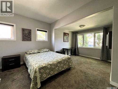 819 5Th Avenue N, Saskatoon, SK - Indoor Photo Showing Bedroom