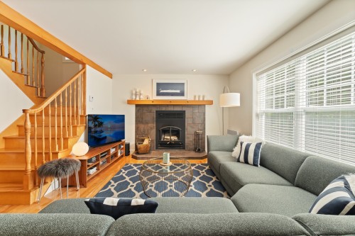 Salon - 1215 Rue Aurélien, Magog, QC - Indoor Photo Showing Living Room With Fireplace