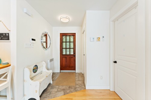 Hall d'entrée/Vestibule - 1215 Rue Aurélien, Magog, QC - Indoor Photo Showing Other Room