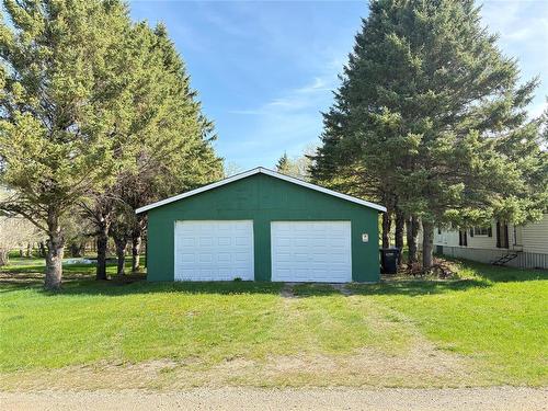 214 Black Avenue W, Oakburn, MB - Outdoor