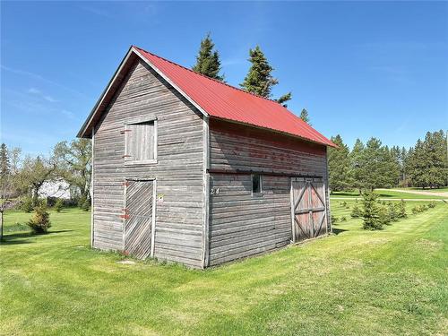 214 Black Avenue W, Oakburn, MB - Outdoor