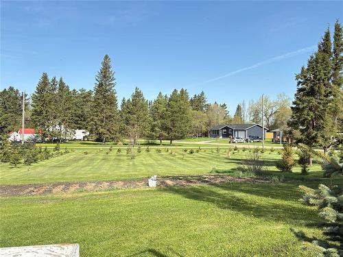 214 Black Avenue W, Oakburn, MB - Outdoor