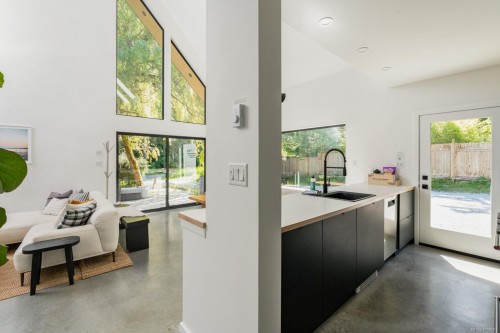 146 Menhinick Dr, Salt Spring, BC 