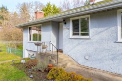 4121 Quadra St Saanich, BC V8X 1L1