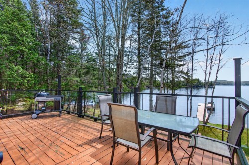 Terrasse - 8 Rue Des Guides, La Minerve, QC - Outdoor With Body Of Water