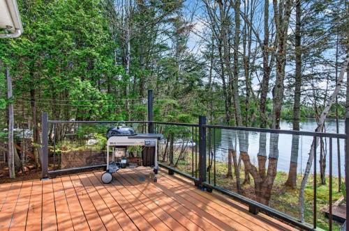 Terrasse - 8 Rue Des Guides, La Minerve, QC - Outdoor
