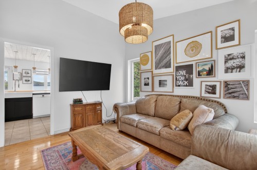 Salon - 8 Rue Des Guides, La Minerve, QC - Indoor Photo Showing Living Room
