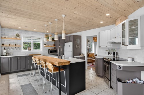 Cuisine - 8 Rue Des Guides, La Minerve, QC - Indoor Photo Showing Kitchen With Upgraded Kitchen