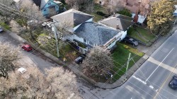 3176 Balfour Ave Victoria, BC V9A 1S1