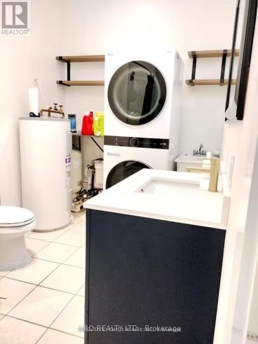 39 Long Point Road, Tay, ON - Indoor Photo Showing Bathroom