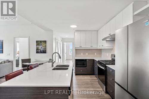 402 - 19B West Street N, Kawartha Lakes, ON - Indoor Photo Showing Kitchen With Double Sink With Upgraded Kitchen