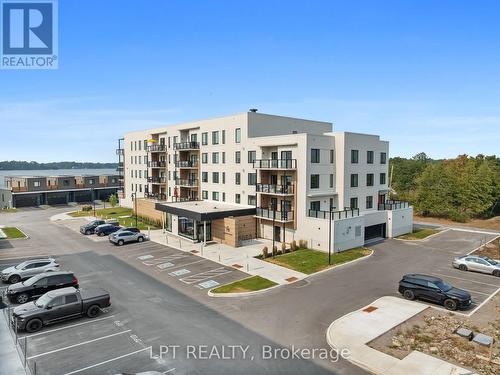 402 - 19B West Street N, Kawartha Lakes, ON - Outdoor With Balcony With Facade