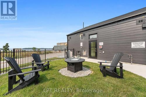 402 - 19B West Street N, Kawartha Lakes, ON - Outdoor With Exterior