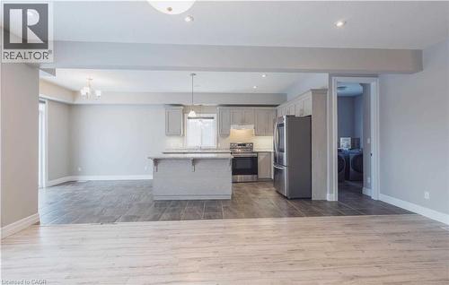 2825 Asima Drive, London, ON - Indoor Photo Showing Kitchen