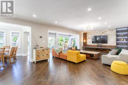 42 Lee Avenue, Markham, ON - Indoor Photo Showing Living Room