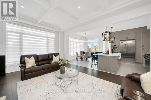 79 Amos Drive, Caledon, ON - Indoor Photo Showing Living Room
