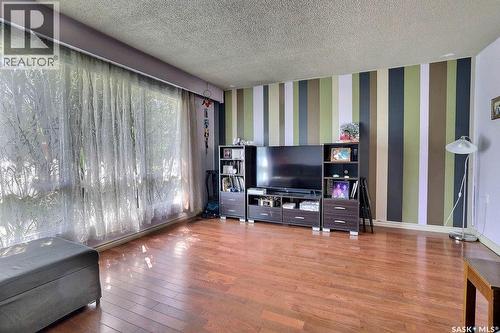 170 Elgin Crescent, Lumsden, SK - Indoor Photo Showing Living Room