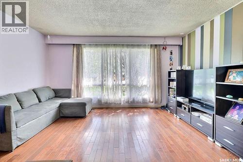 170 Elgin Crescent, Lumsden, SK - Indoor Photo Showing Living Room