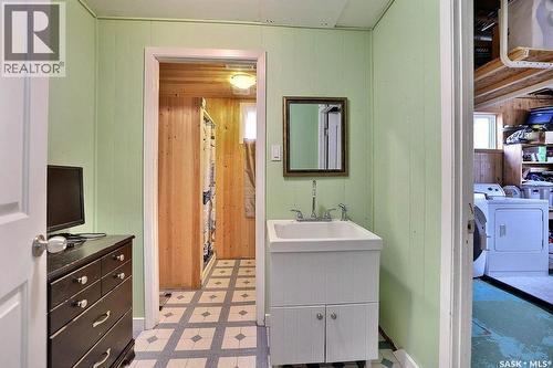 170 Elgin Crescent, Lumsden, SK - Indoor Photo Showing Laundry Room