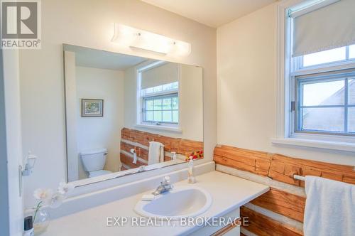 2740 Bolingbroke Road, Tay Valley, ON - Indoor Photo Showing Bathroom