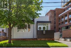 330 WINONA AVENUE  Ottawa, ON K1Z 5H4