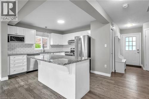 1630 Benjamin Drive, London, ON - Indoor Photo Showing Kitchen With Upgraded Kitchen
