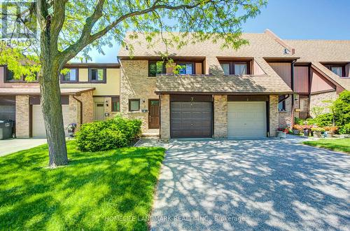 7 - 3345 SILVERADO DRIVE  Mississauga, ON L5A 3Y8