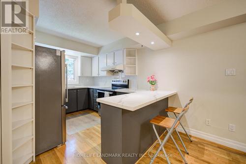 7 - 3345 Silverado Drive, Mississauga, ON - Indoor Photo Showing Kitchen