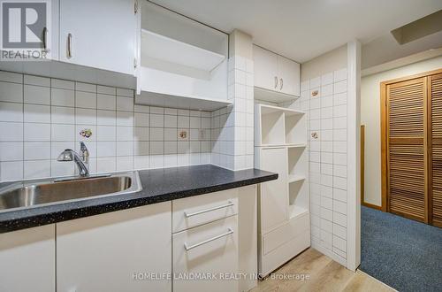 7 - 3345 Silverado Drive, Mississauga, ON - Indoor Photo Showing Kitchen