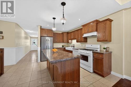 10 Emily Street, Haldimand, ON - Indoor Photo Showing Kitchen