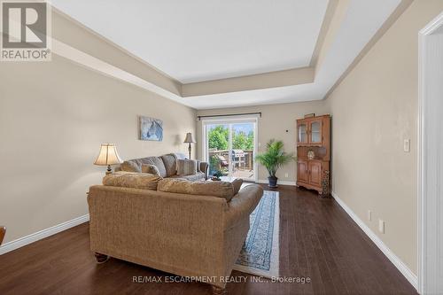 10 Emily Street, Haldimand, ON - Indoor Photo Showing Living Room