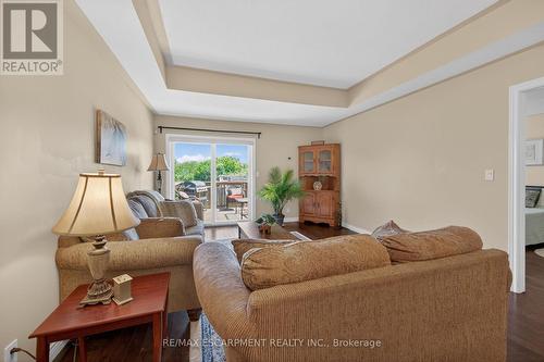 10 Emily Street, Haldimand, ON - Indoor Photo Showing Living Room
