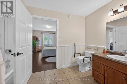 10 Emily Street, Haldimand, ON - Indoor Photo Showing Bathroom