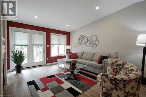 51 Devon Drive, Exeter, ON - Indoor Photo Showing Living Room