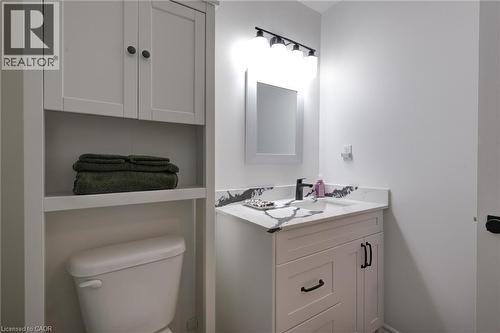 51 Devon Drive, Exeter, ON - Indoor Photo Showing Bathroom