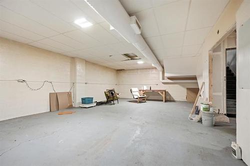 251 Princess St, Winnipeg, MB 