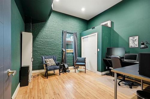 251 Princess St, Winnipeg, MB 