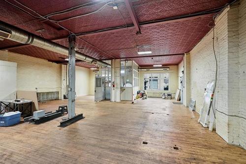 251 Princess St, Winnipeg, MB 