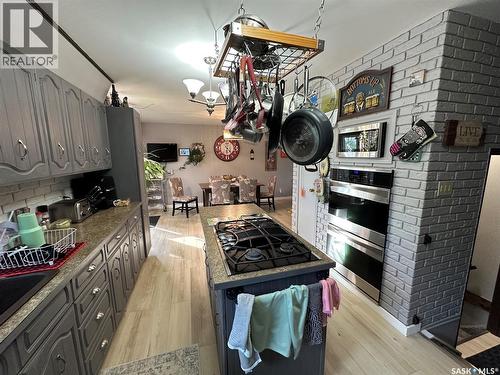 310 2Nd Avenue S, Rockglen, SK - Indoor Photo Showing Kitchen