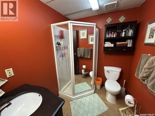 310 2Nd Avenue S, Rockglen, SK - Indoor Photo Showing Bathroom