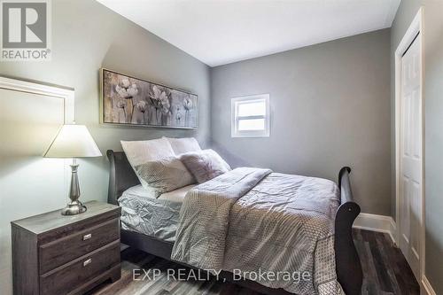 97 Ontario Avenue, Hamilton, ON - Indoor Photo Showing Bedroom