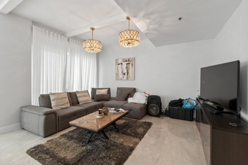 Salon - 905-14399 Boul. Gouin O., Montréal (Pierrefonds-Roxboro), QC - Indoor Photo Showing Living Room