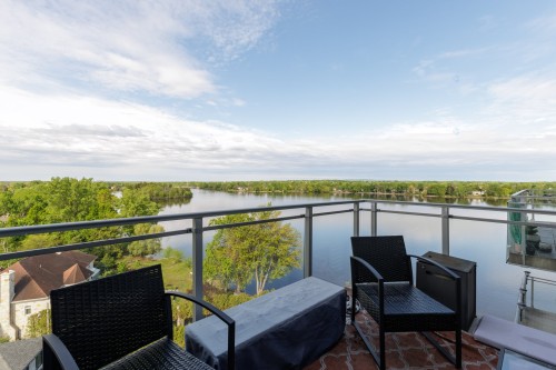 Balcon - 905-14399 Boul. Gouin O., Montréal (Pierrefonds-Roxboro), QC - Outdoor With Body Of Water With Balcony With View
