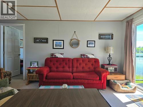 4209 Antoine Lake Road, Horsefly, BC - Indoor Photo Showing Living Room