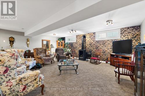 113 B 13Th Avenue, Hanover, ON - Indoor With Fireplace